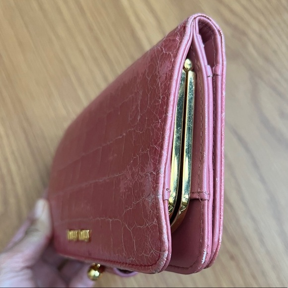 Authentic Miu Miu medium wallet in patent leather - Picture 6 of 10